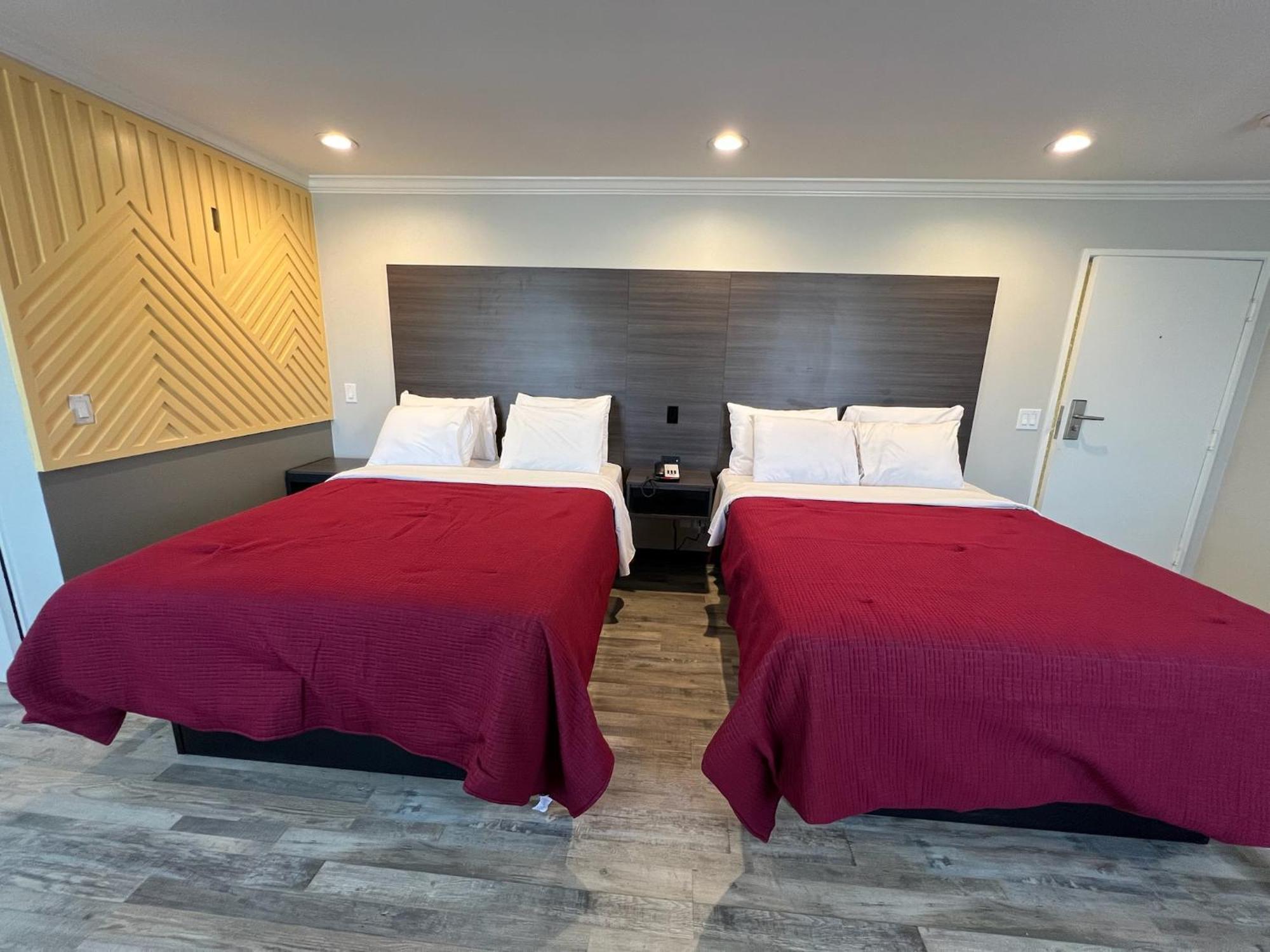 Cloud 9 Lax Motel 2*