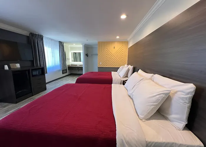 Cloud 9 Inn Lax